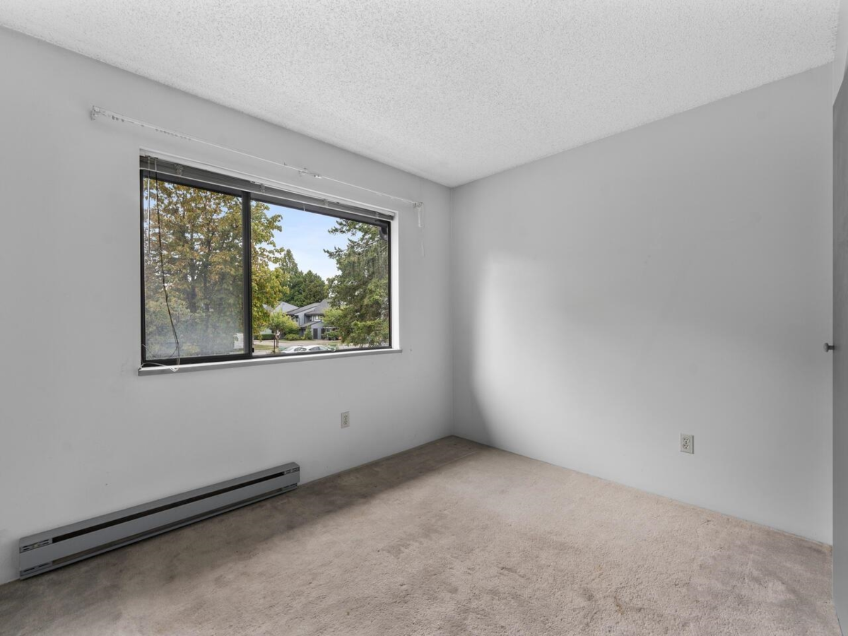 Primary Bathroom Photo of 19 3851 Blundell Road, Richmond, BC