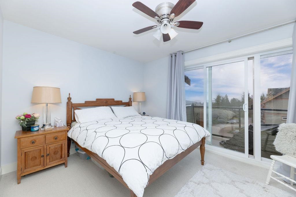 Entry Foyer Photo of 14 728 Gibsons Way, Gibsons, BC