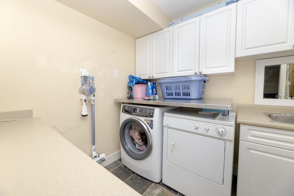 Garden / Landscaping Photo of 14 728 Gibsons Way, Gibsons, BC