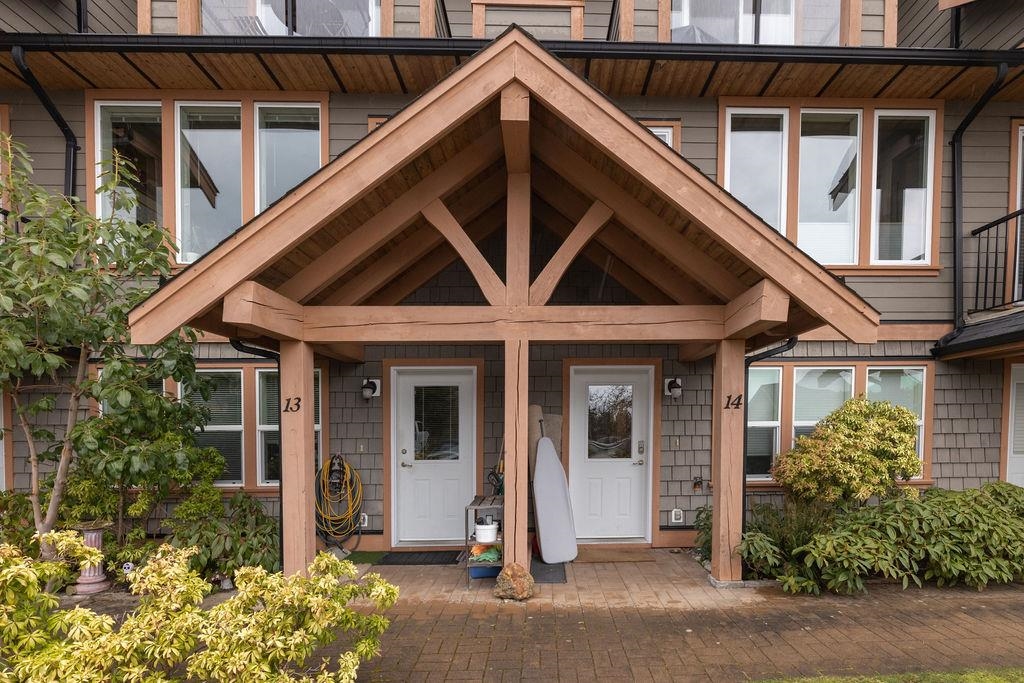 Swimming Pool Photo of 14 728 Gibsons Way, Gibsons, BC