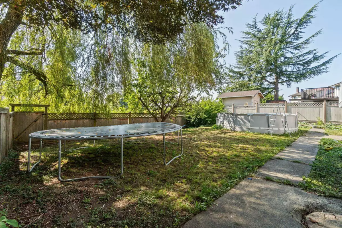 Backyard Photo of 15032 Spenser Drive, Surrey, BC