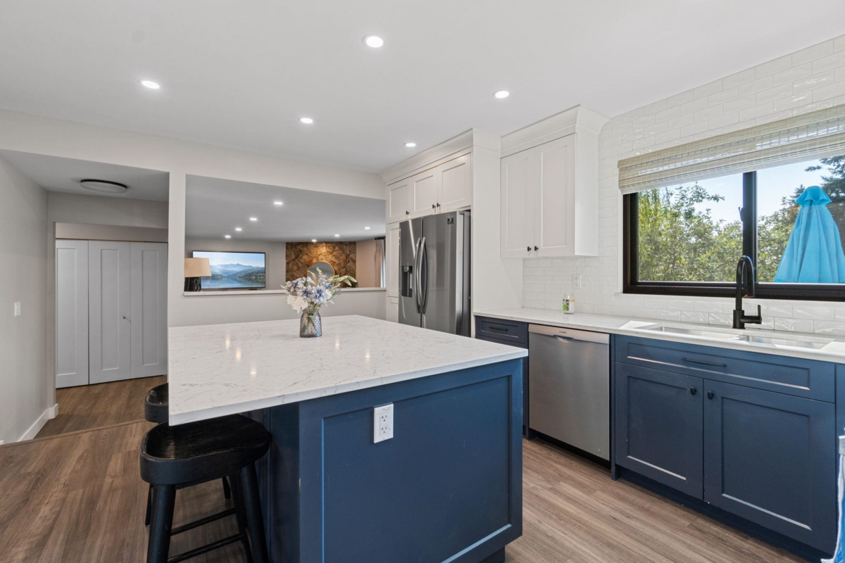 Breakfast Nook Photo of 15032 Spenser Drive, Surrey, BC