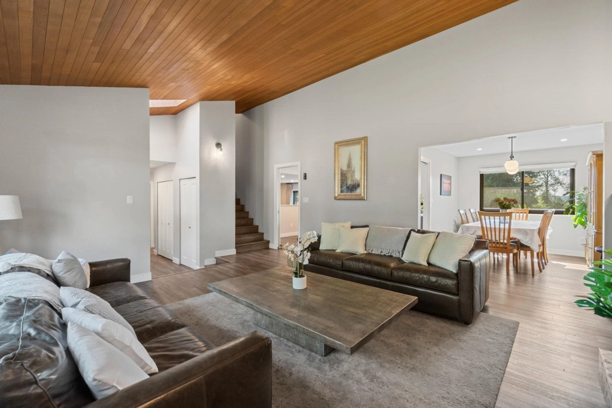 Walk-In Closet Photo of 15032 Spenser Drive, Surrey, BC