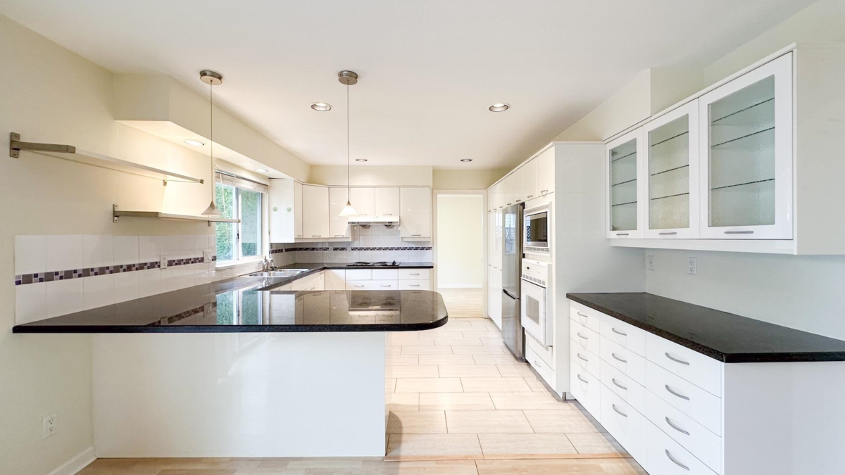 Basement Recreation Room Photo of 6159 45 Avenue, Delta, BC