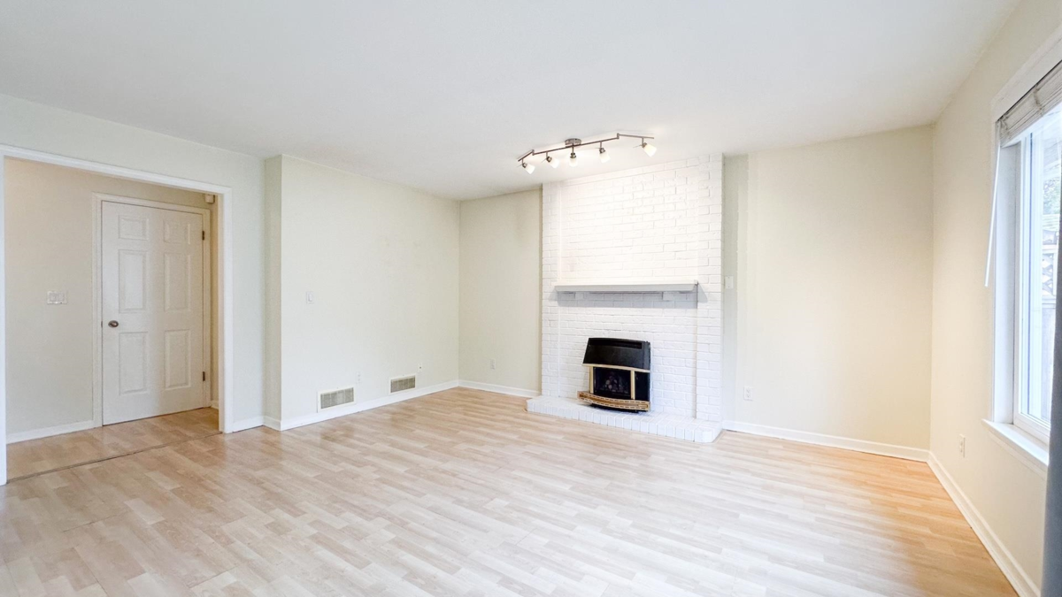 Guest Bathroom Photo of 6159 45 Avenue, Delta, BC