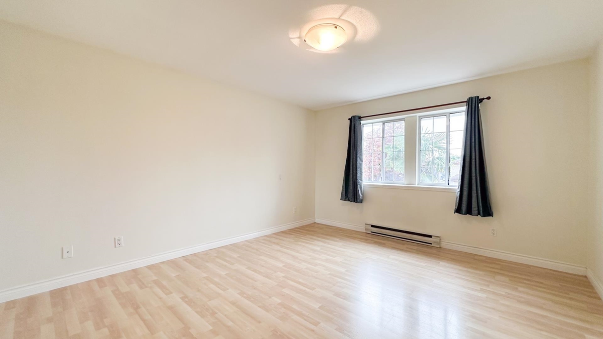 Hallway Photo of 6159 45 Avenue, Delta, BC