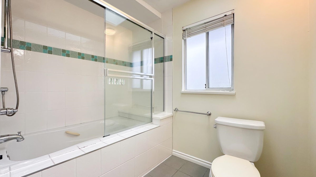 Hot Tub / Spa Photo of 6159 45 Avenue, Delta, BC