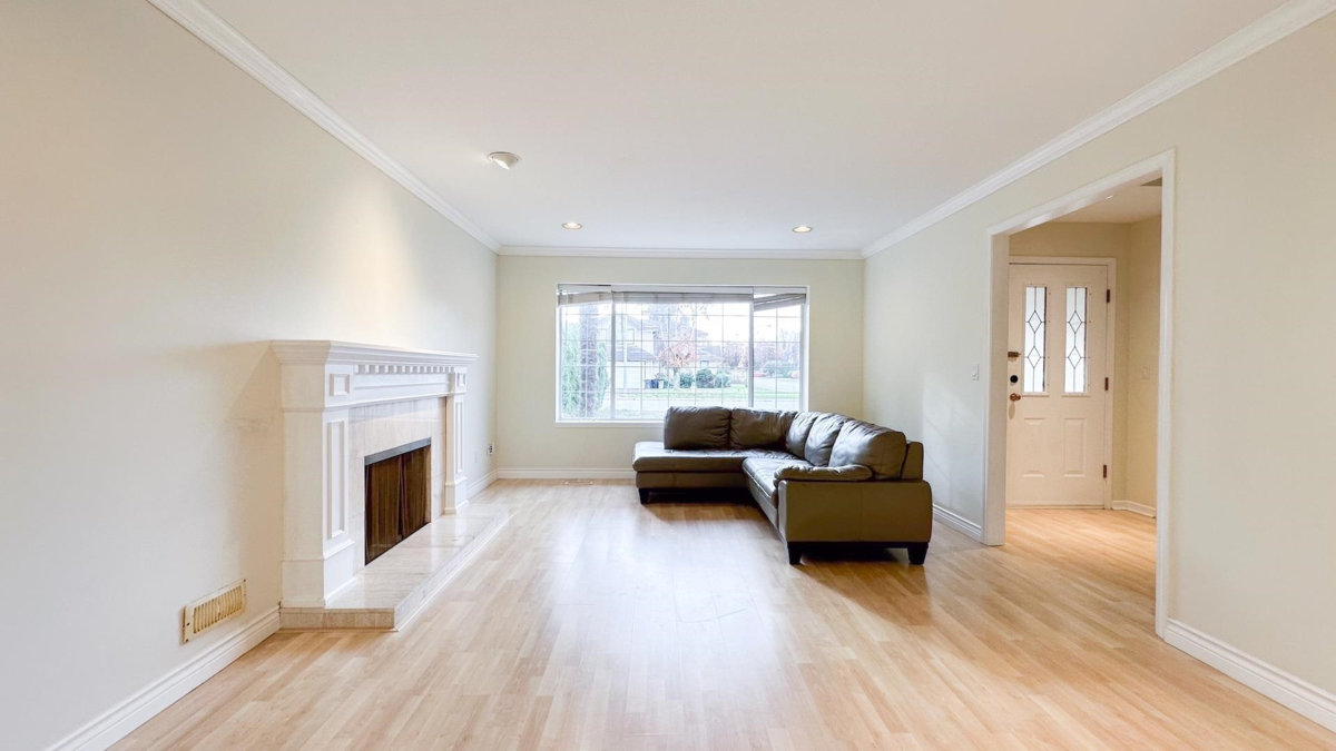 Kitchen Island Photo of 6159 45 Avenue, Delta, BC