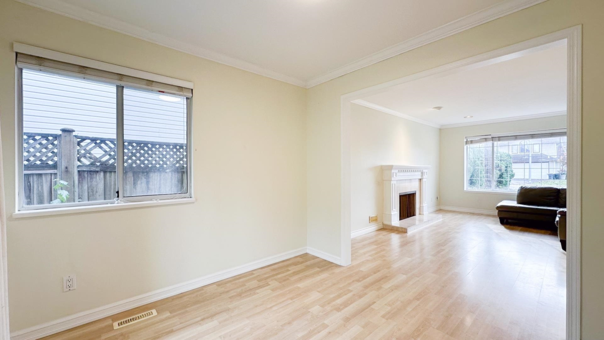 Primary Bathroom Photo of 6159 45 Avenue, Delta, BC