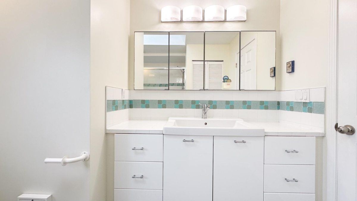 Swimming Pool Photo of 6159 45 Avenue, Delta, BC