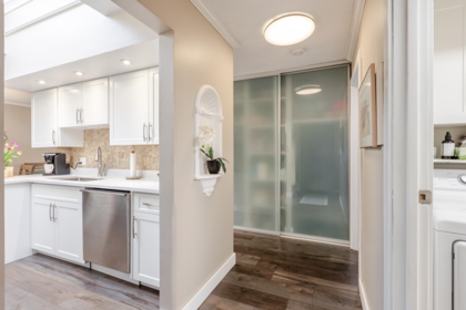 305 1351 Martin Street, White Rock, BC, White Rock — Apartment/Condo for sale