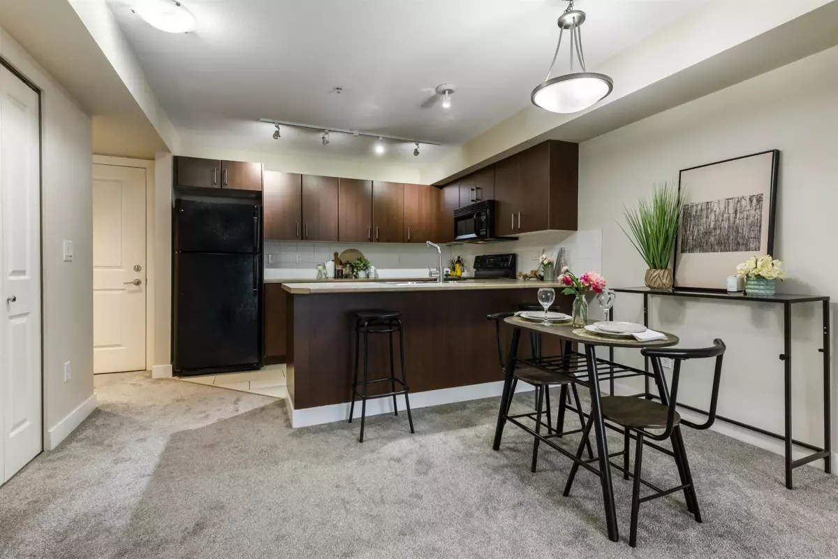 Primary Bathroom Photo of 113 45555 Yale Road, Chilliwack, BC