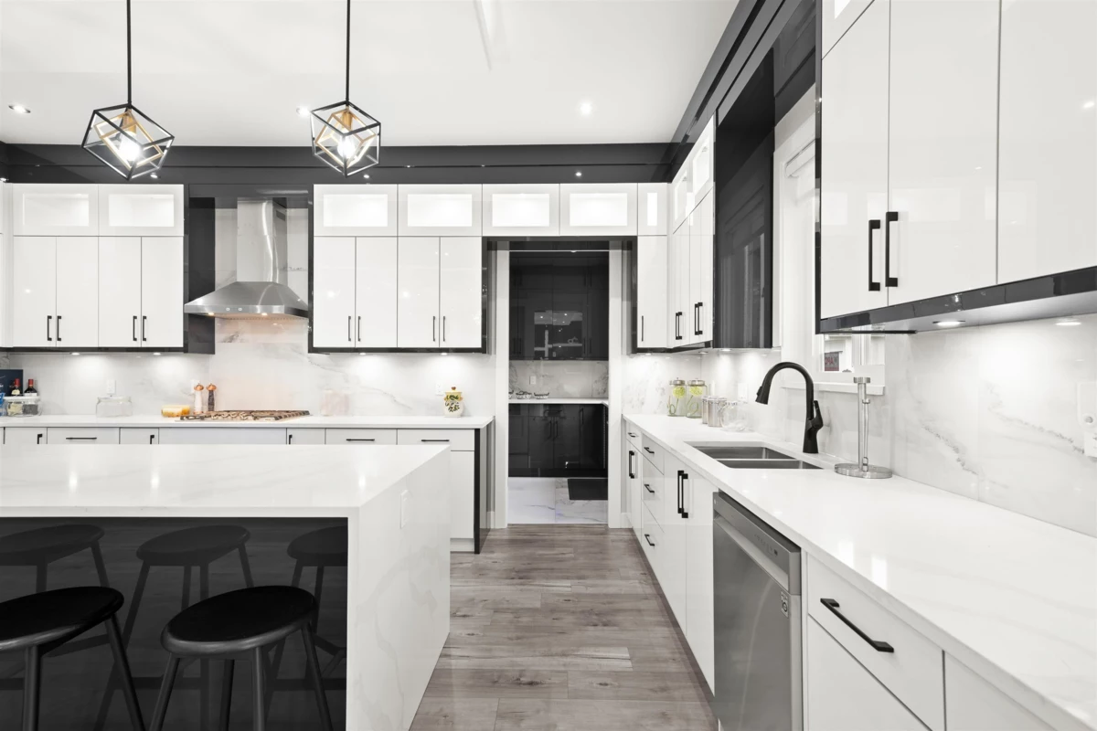 Breakfast Nook Photo of 16117 108 Avenue, Surrey, BC