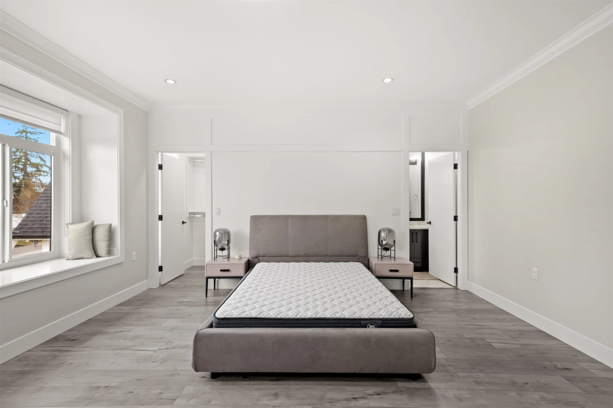 Entry Foyer Photo of 16117 108 Avenue, Surrey, BC