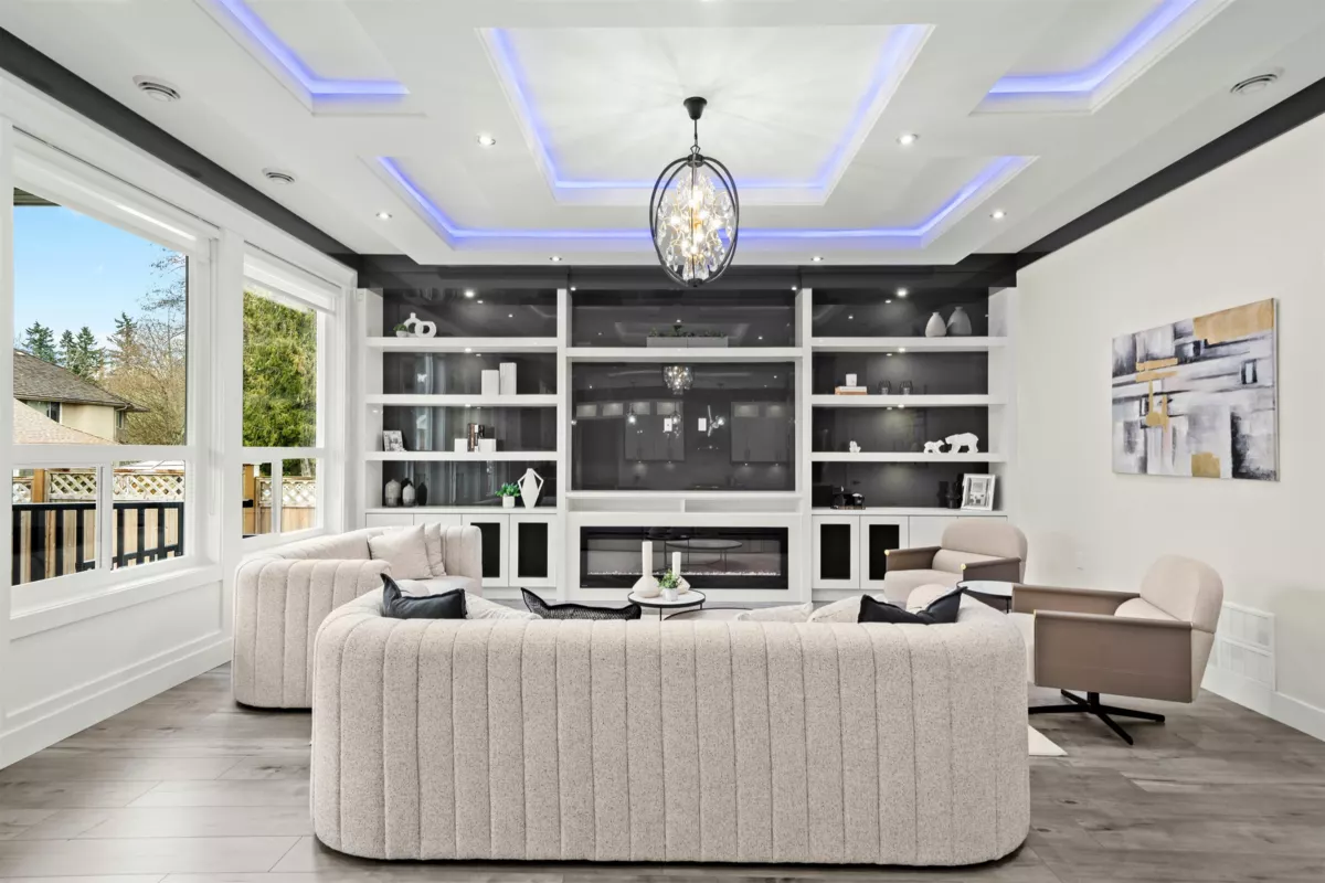 Kitchen Island Photo of 16117 108 Avenue, Surrey, BC