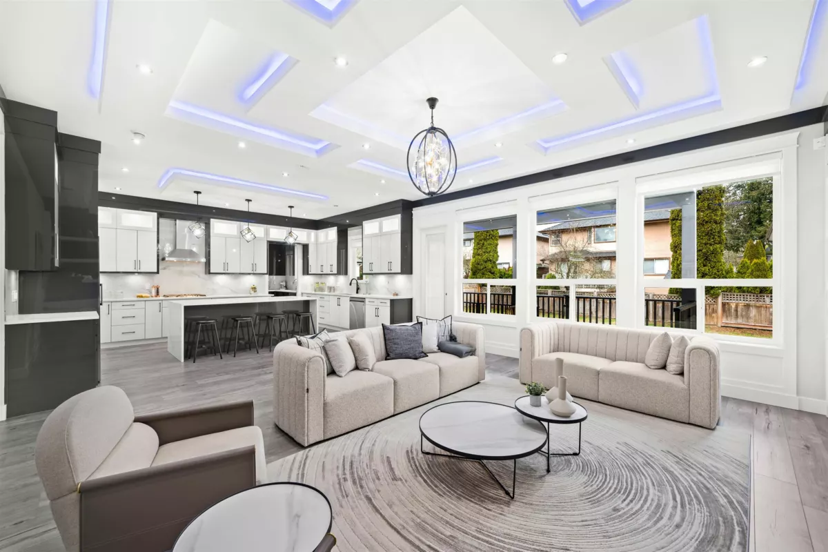 Kitchen Photo of 16117 108 Avenue, Surrey, BC