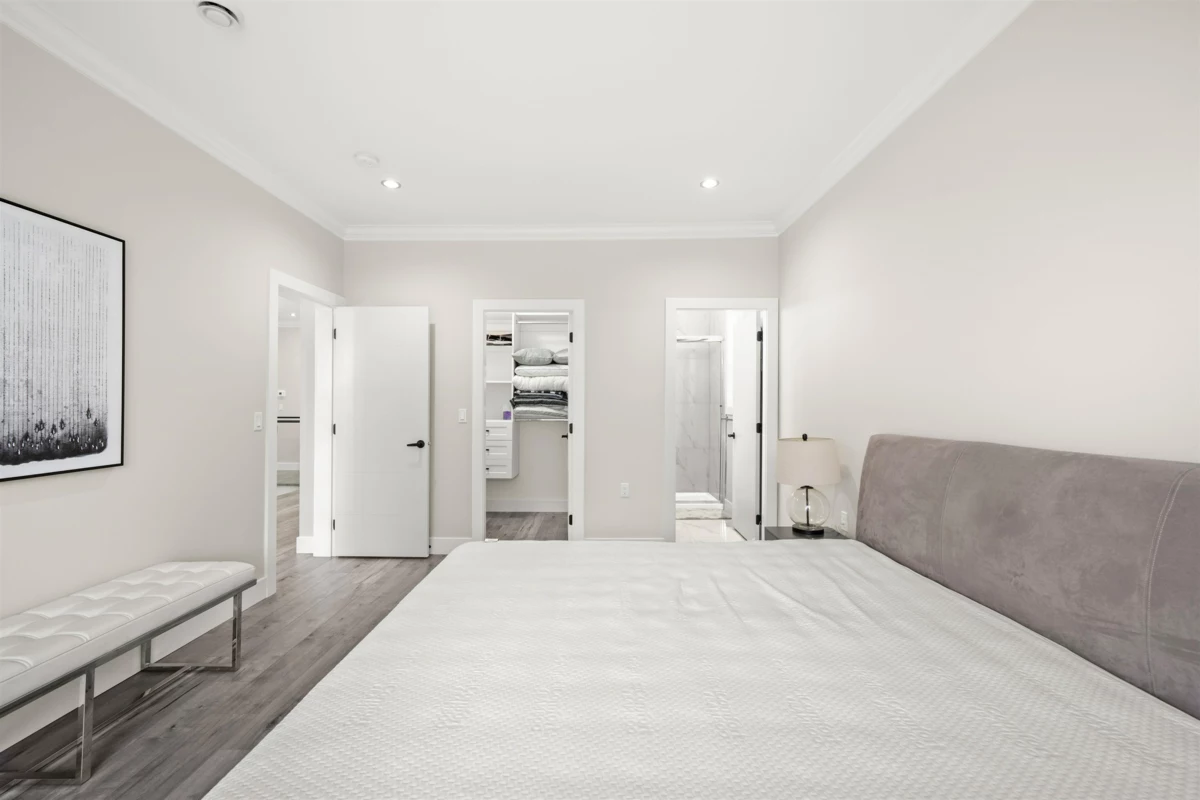 Mudroom Photo of 16117 108 Avenue, Surrey, BC