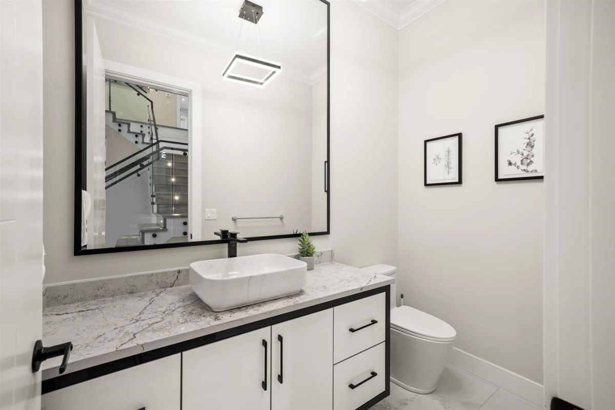 Walk-In Closet Photo of 16117 108 Avenue, Surrey, BC