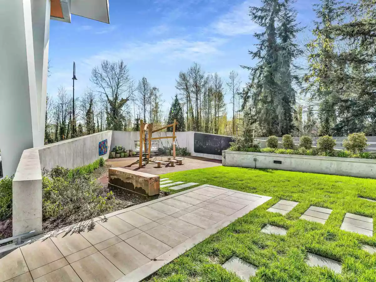 Guest Bathroom Photo of 2205 200 Klahanie Court, West Vancouver, BC