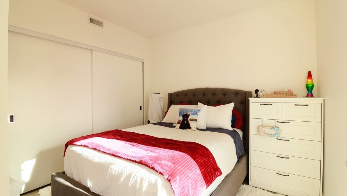 Kitchen Photo of 2205 200 Klahanie Court, West Vancouver, BC