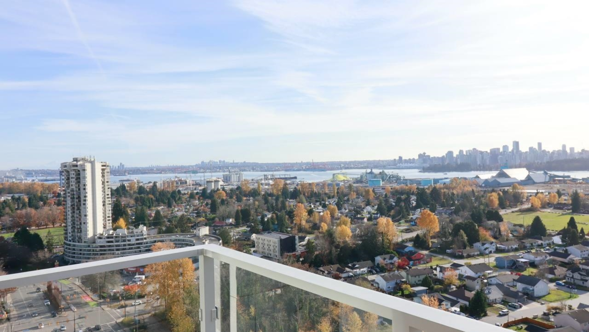 Mudroom Photo of 2205 200 Klahanie Court, West Vancouver, BC
