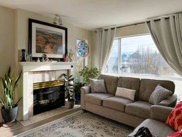 Dining Area Photo of 437 32830 George Ferguson Way, Abbotsford, BC