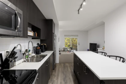 Kitchen Island Photo of 32 8130 136a Street, Surrey, BC