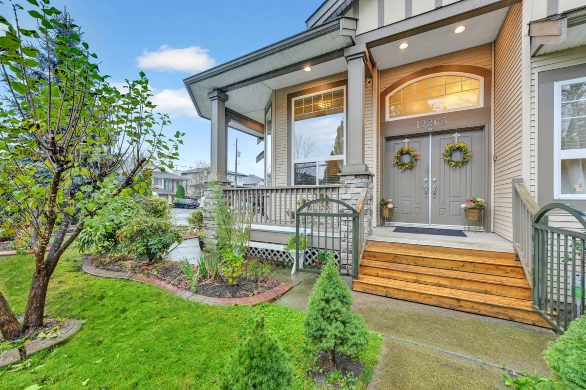Living Room Photo of 12263 Mcmyn Avenue, Pitt Meadows, BC