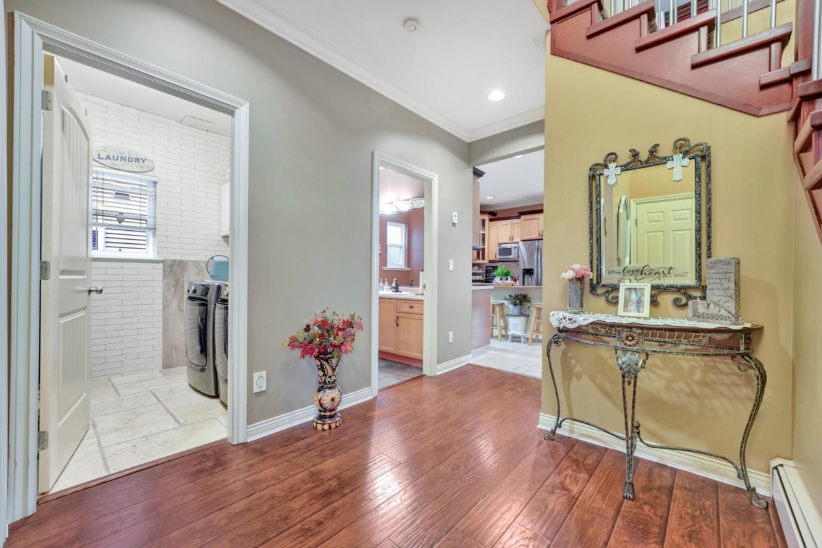 Mudroom Photo of 12263 Mcmyn Avenue, Pitt Meadows, BC