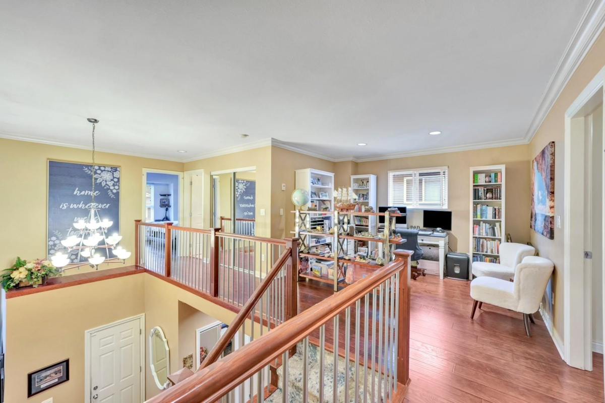 Staircase Photo of 12263 Mcmyn Avenue, Pitt Meadows, BC