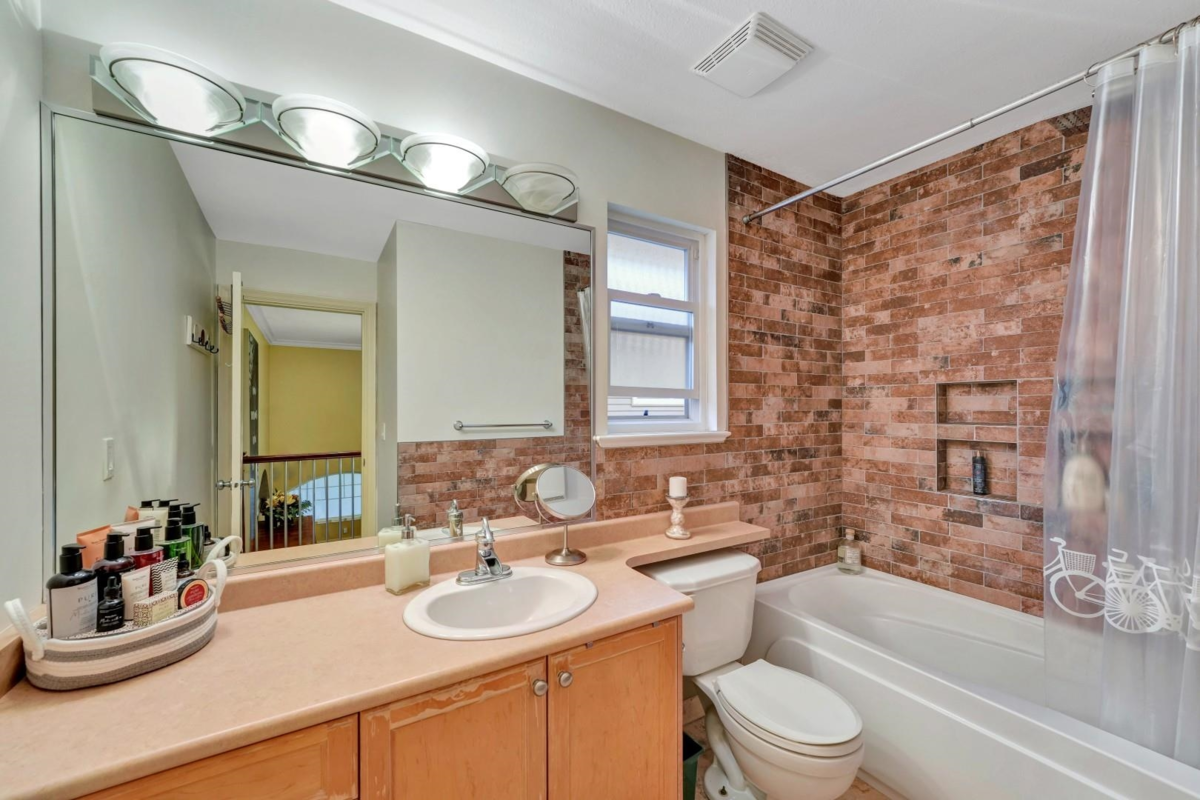 Swimming Pool Photo of 12263 Mcmyn Avenue, Pitt Meadows, BC