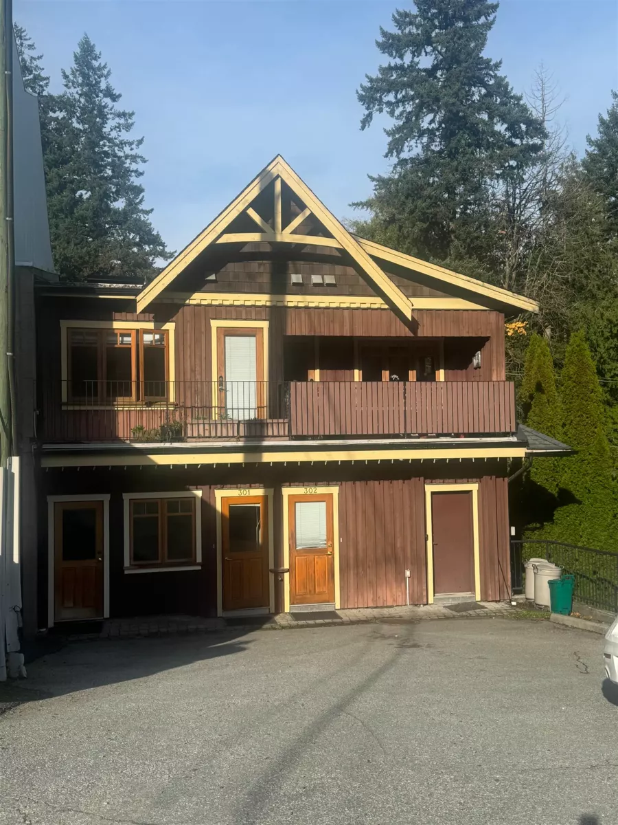 Dining Area Photo of 475 Bowen Island Trunk Road, Bowen Island, BC