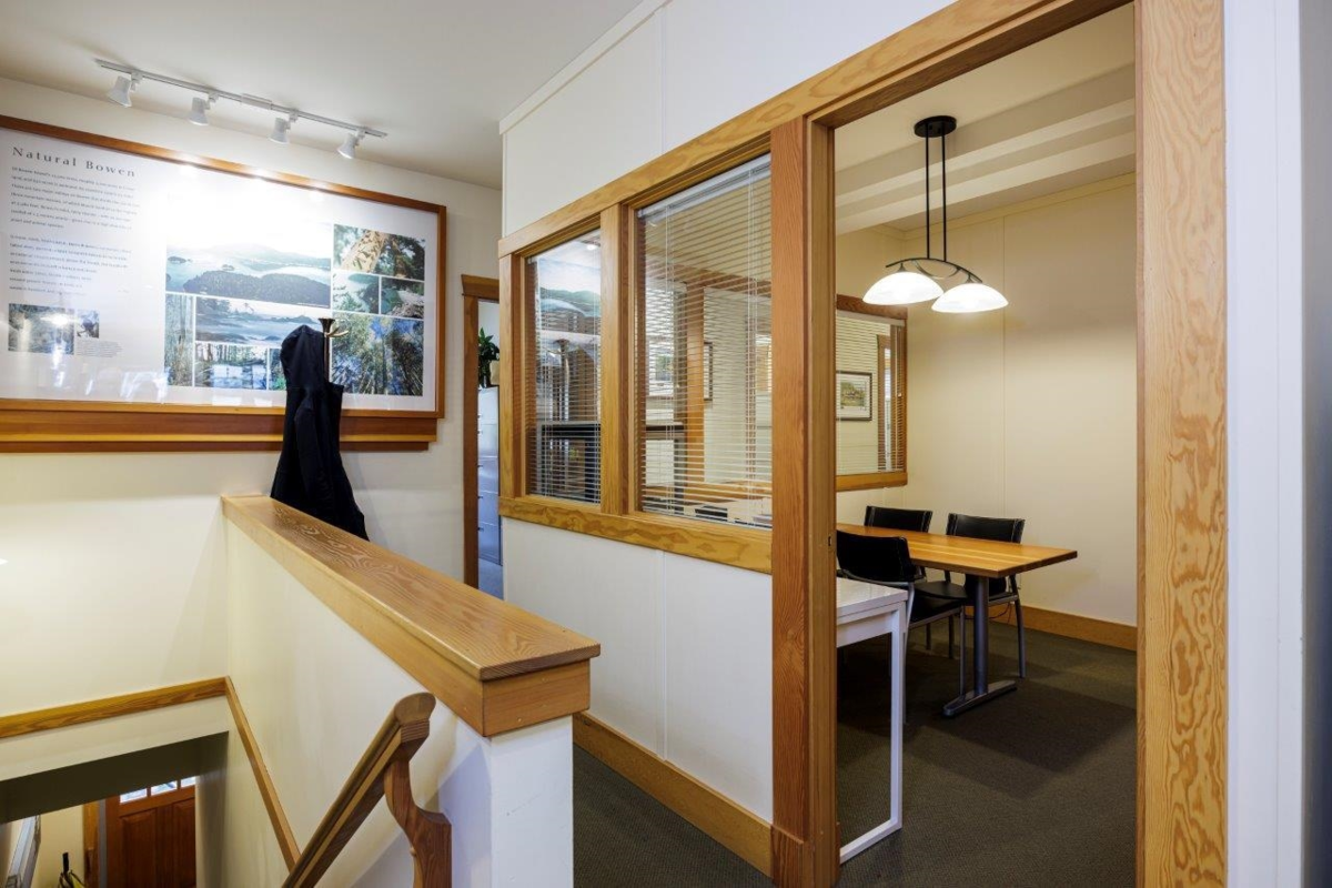 Primary Bathroom Photo of 475 Bowen Island Trunk Road, Bowen Island, BC