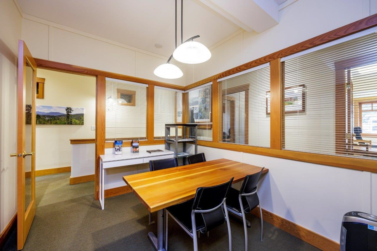 Walk-In Closet Photo of 475 Bowen Island Trunk Road, Bowen Island, BC