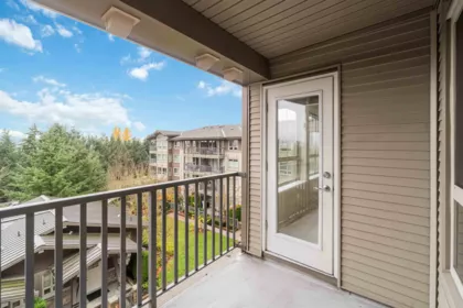 Entry Foyer Photo of 405 3110 Dayanee Springs Boulevard, Coquitlam, BC