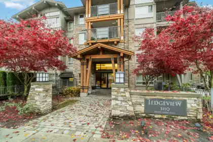 Swimming Pool Photo of 405 3110 Dayanee Springs Boulevard, Coquitlam, BC