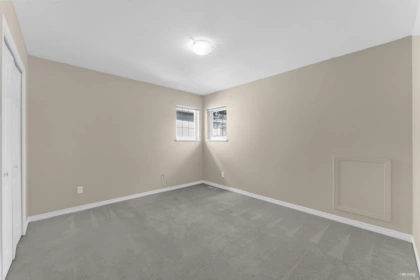 Entry Foyer Photo of 15674 101a Avenue, Surrey, BC