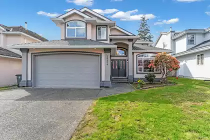15674 101a Avenue, Surrey, BC, Surrey — Single Family Residence for sale