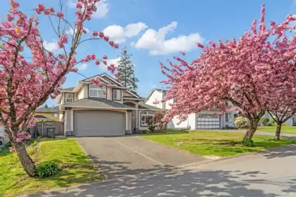 15674 101a Avenue, Surrey, BC, Surrey — Single Family Residence for sale