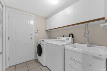 Office / Den Photo of 15674 101a Avenue, Surrey, BC
