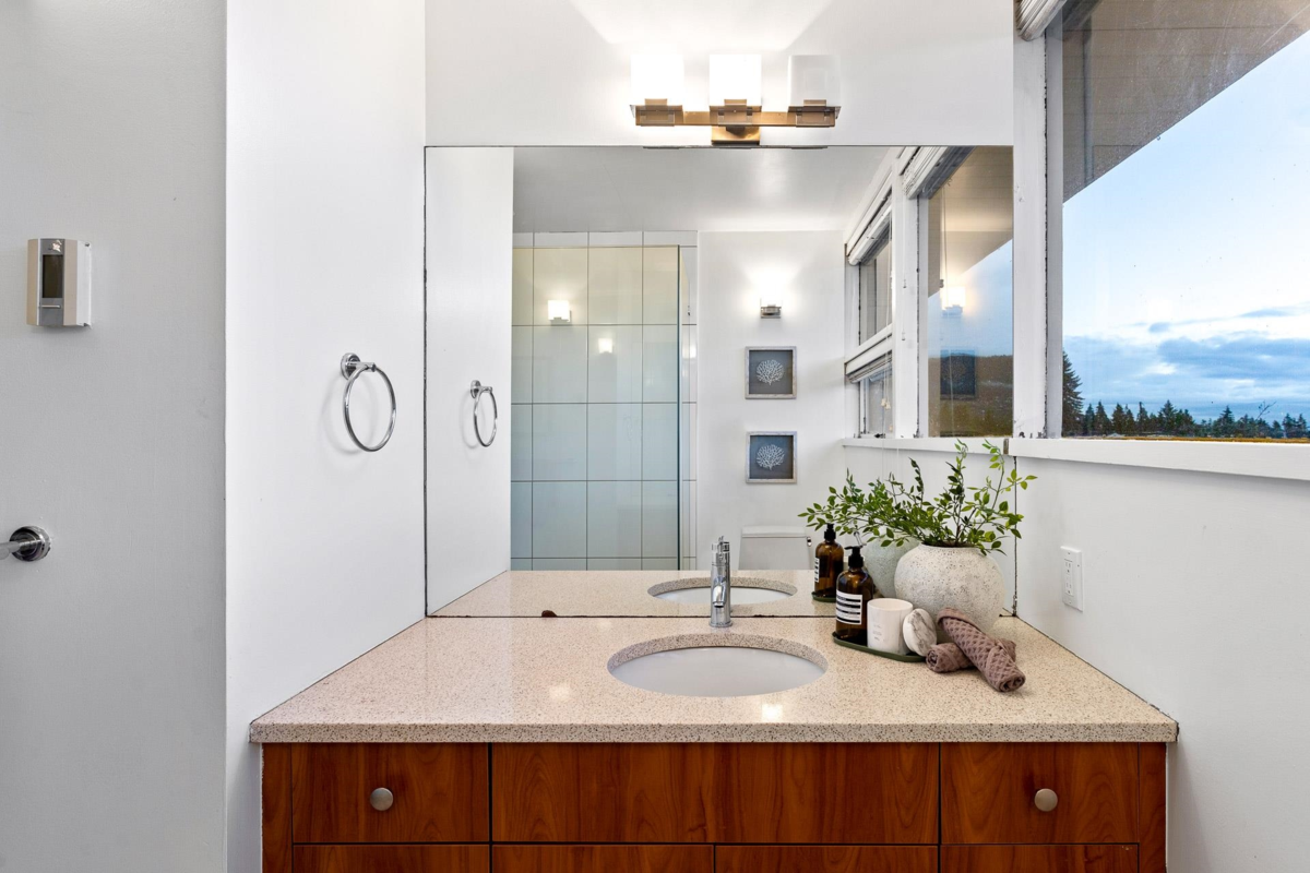 Basement Recreation Room Photo of 4150 Canterbury Crescent, North Vancouver, BC