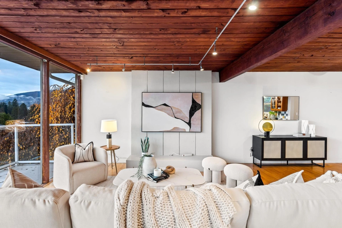 Dining Area Photo of 4150 Canterbury Crescent, North Vancouver, BC