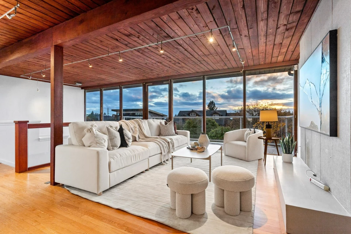 Family Room Photo of 4150 Canterbury Crescent, North Vancouver, BC