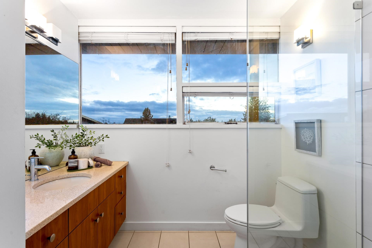 Loft / Bonus Room Photo of 4150 Canterbury Crescent, North Vancouver, BC