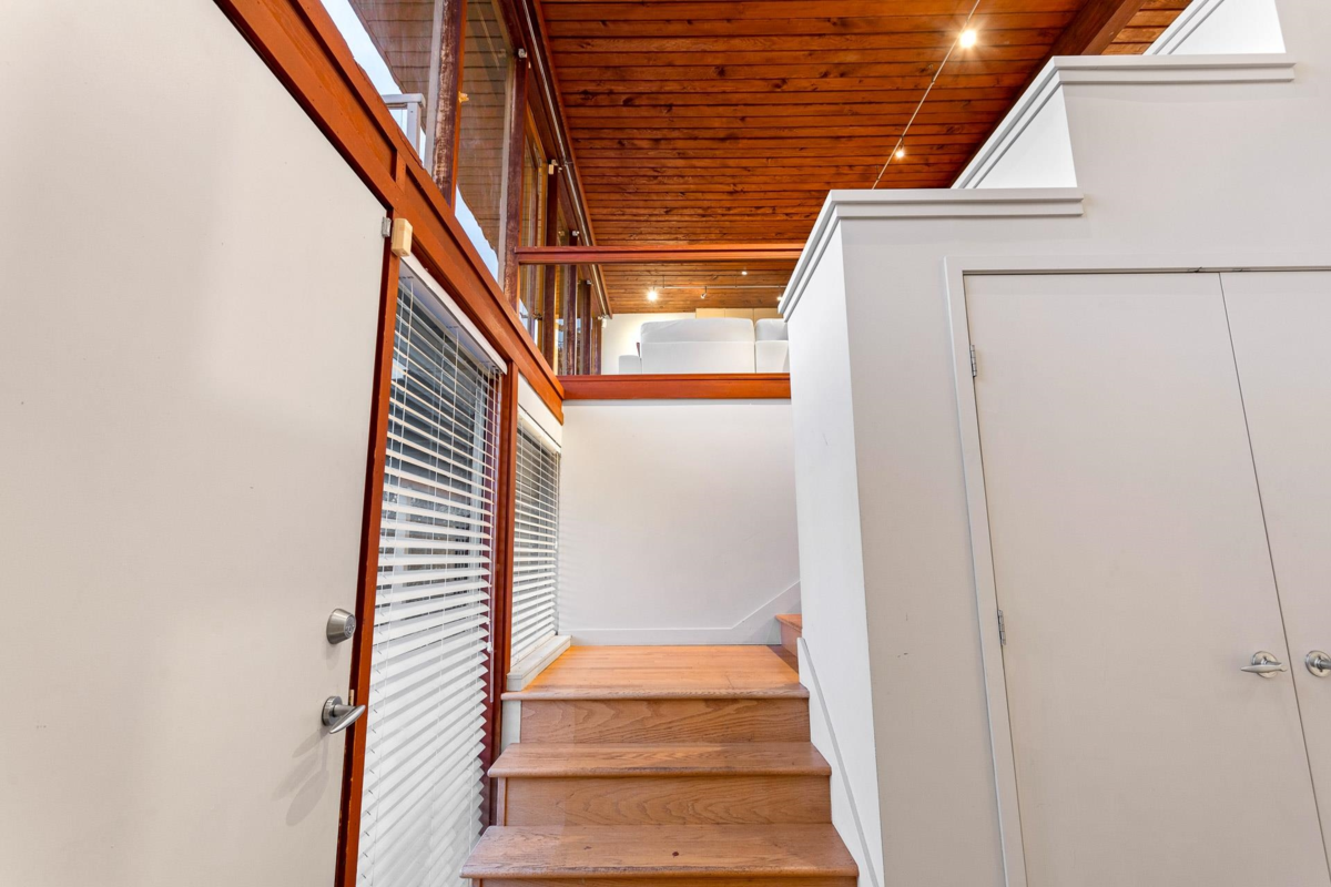 Mudroom Photo of 4150 Canterbury Crescent, North Vancouver, BC