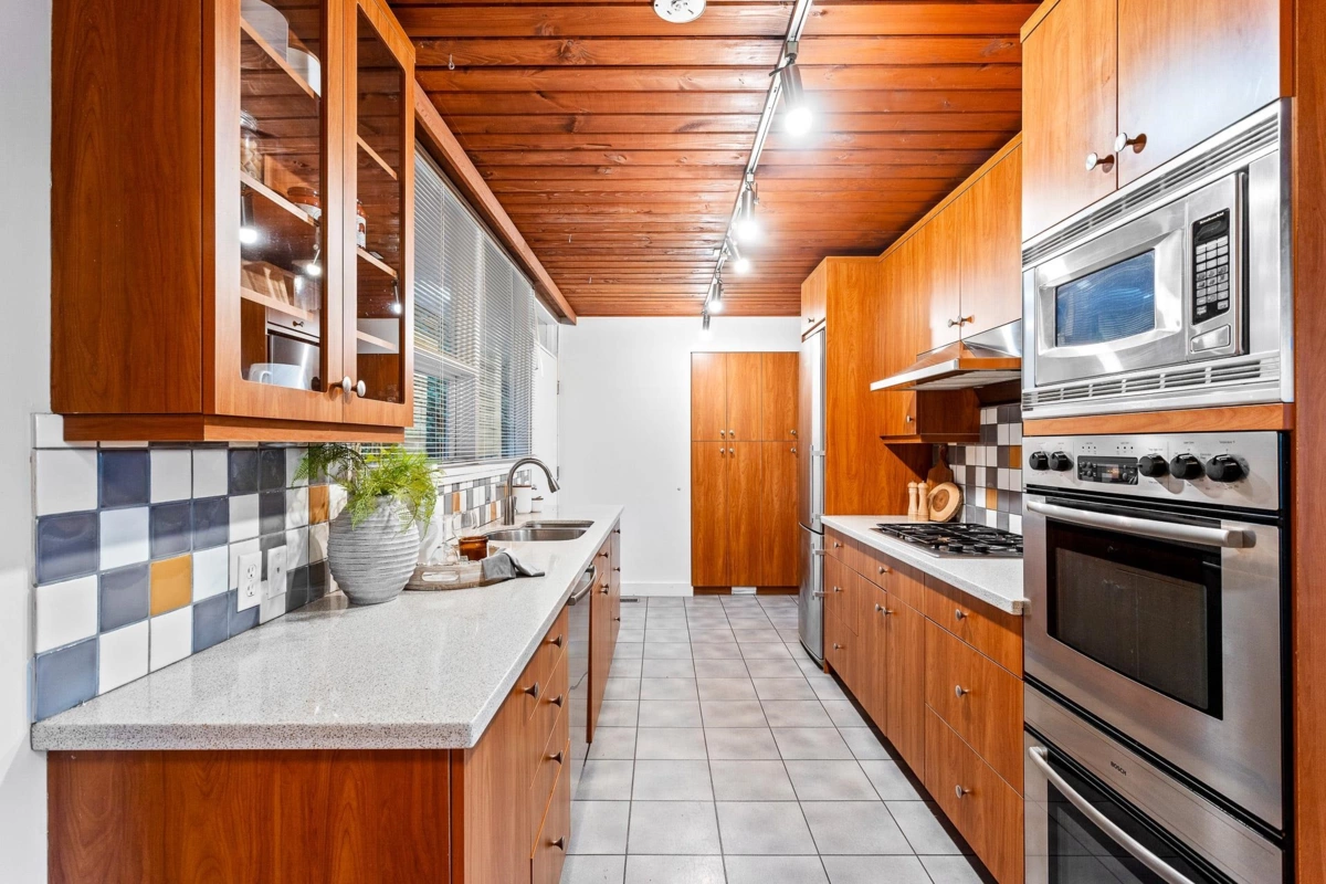 Primary Bathroom Photo of 4150 Canterbury Crescent, North Vancouver, BC