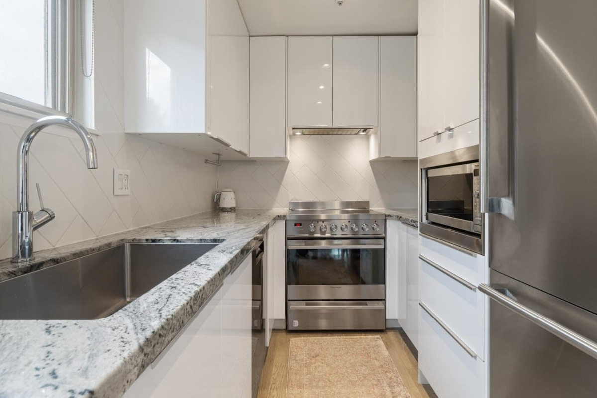 Breakfast Nook Photo of 308 755 W 15th Avenue, Vancouver, BC