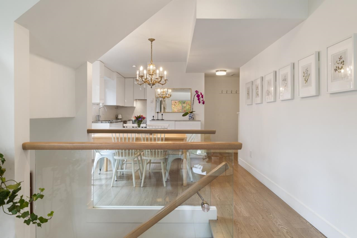 Dining Area Photo of 308 755 W 15th Avenue, Vancouver, BC