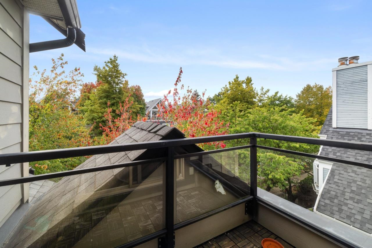 Hallway Photo of 308 755 W 15th Avenue, Vancouver, BC
