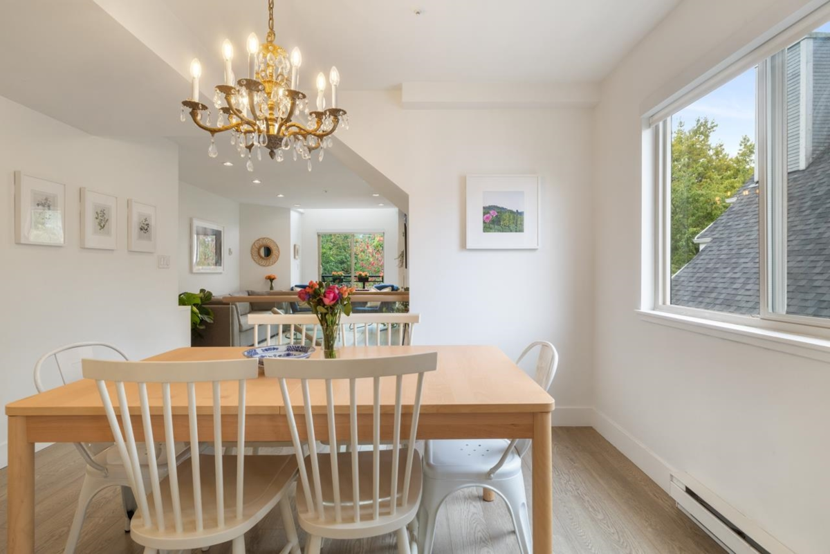 Primary Bathroom Photo of 308 755 W 15th Avenue, Vancouver, BC